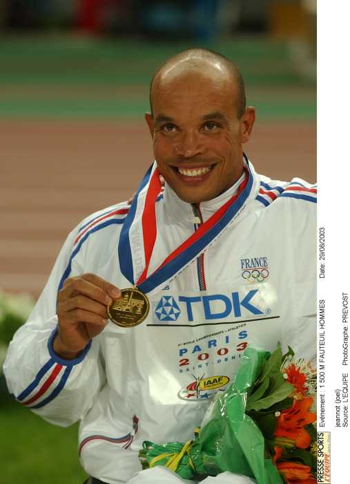 Championnats du monde I.A.A.F.-PARIS SAINT-DENIS (France) 
Mdaille d'or 1500m 3'13''03<br><br>
Source : L'Equipe