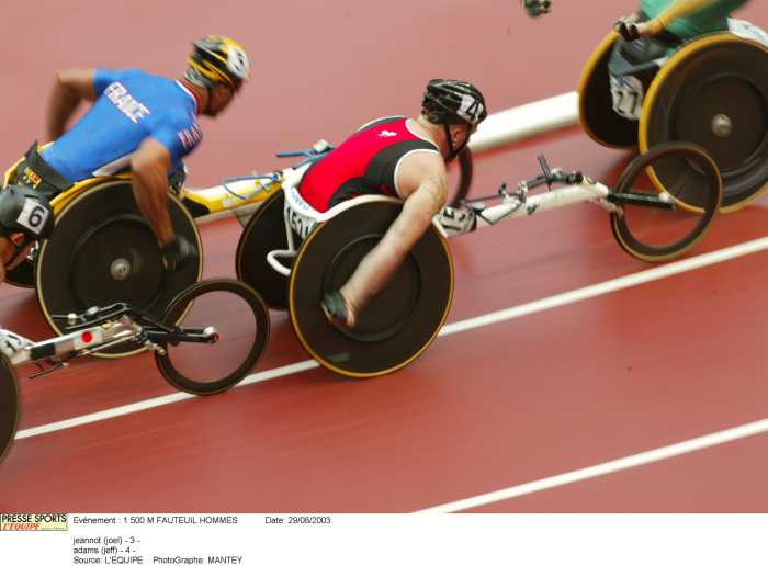 Championnats du monde I.A.A.F.-PARIS SAINT-DENIS (France) 1500m fauteuil hommes<br><br>
Source : L'Equipe

